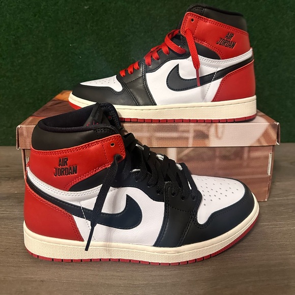 Jordan 1 Retro High ‘Black Toe Reimagined’ Size 8.5 - Picture 5 of 12